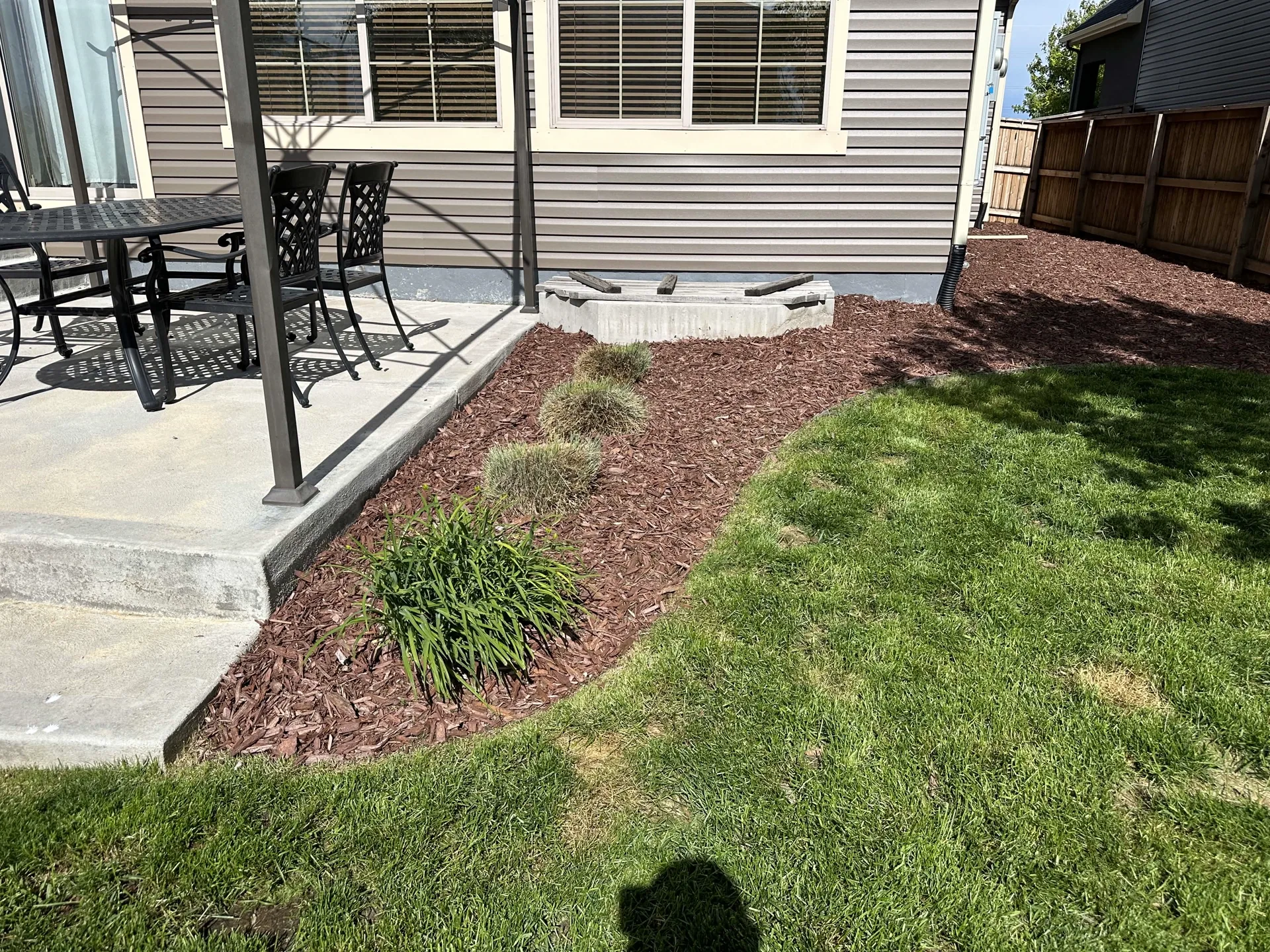 Mulch bed install